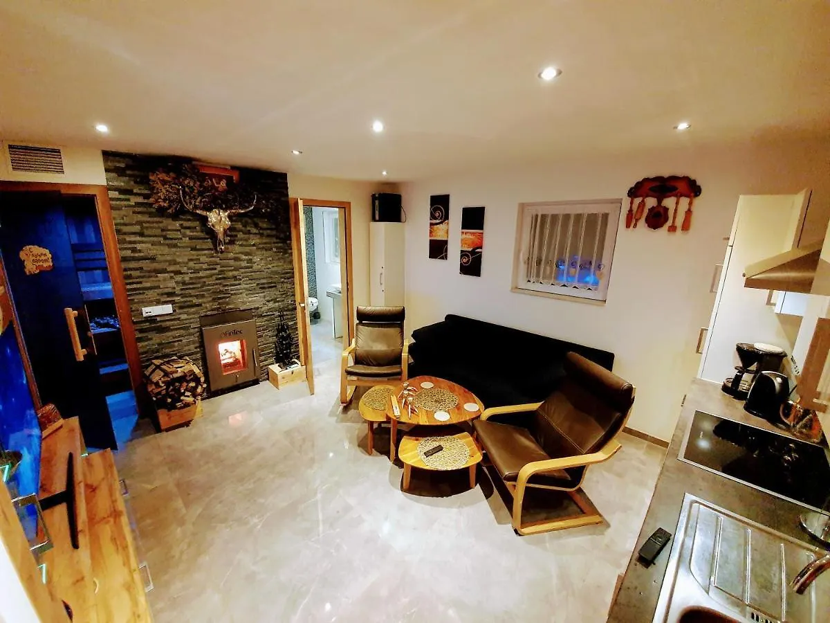 3 Z moderne Wellnesswohnung - Sauna, Kamin, Parkplätze 65m2 bis 6 Per München Apartment